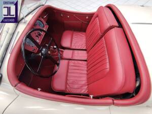 Image 41/74 of Jaguar XK 140 OTS (1956)