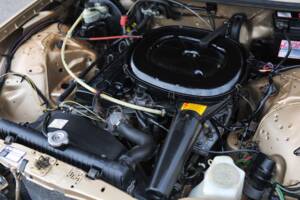 Image 30/33 of Mercedes-Benz 230 CE (1985)