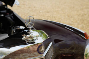 Image 8/50 of Mercedes-Benz 300 S (1953)