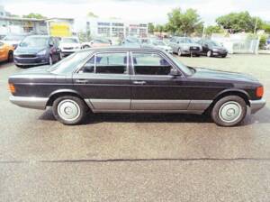 Image 4/39 of Mercedes-Benz 260 SE (1988)