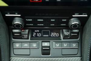 Image 34/100 of Porsche 718 Cayman GT4 RS Weissach (2024)