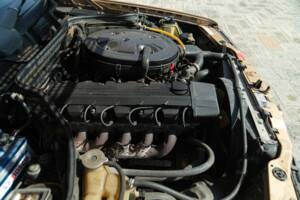 Image 43/46 de Mercedes-Benz 300 CE (1988)
