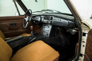 Imagen 12/50 de MG MGB GT V8 (1975)