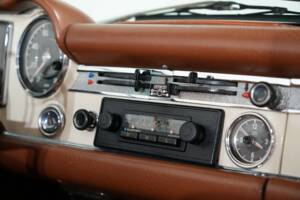 Imagen 31/39 de Mercedes-Benz 280 SL (1970)