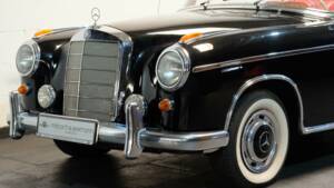 Image 20/30 of Mercedes-Benz 220 S Cabriolet (1957)