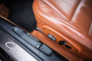 Image 33/63 of Porsche 911 Carrera 4S (2004)