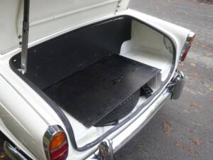 Bild 18/19 von Triumph TR 4A (1966)