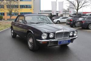 Bild 4/27 von Daimler Double Six Avon-Stevens (1978)