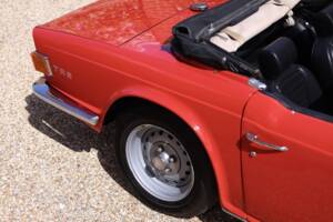 Image 28/50 de Triumph TR 6 (1973)