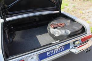 Image 12/16 of Mercedes-Benz 230 SL (1966)