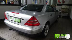 Image 6/19 de Mercedes-Benz SLK 200 Kompressor (1997)