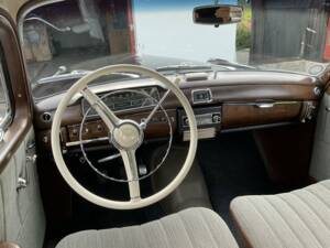 Image 2/8 of Mercedes-Benz 220 S (1957)