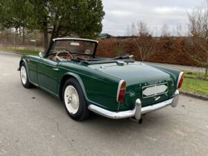 Image 4/66 of Triumph TR 4 (1964)