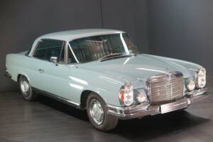 Bild 21/30 von Mercedes-Benz 280 SE 3,5 (1971)