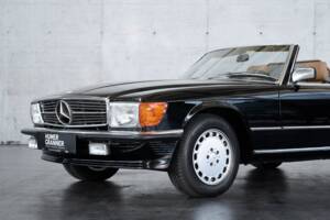 Image 2/50 de Mercedes-Benz 560 SL (1989)