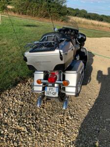 Immagine 7/39 di Harley-Davidson FLHTCU-SE Ultra Classic Electra Glide (2003)