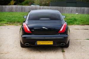 Bild 21/50 von Jaguar XJ 5.0 (2011)