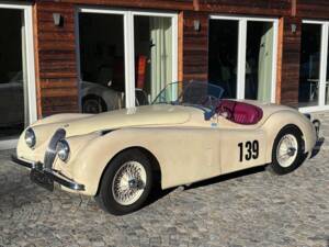 Image 6/8 of Jaguar XK 120 OTS (1952)
