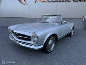 Image 3/27 of Mercedes-Benz 230 SL (1967)