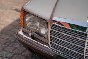 Imagen 4/50 de Mercedes-Benz 280 SE (1985)