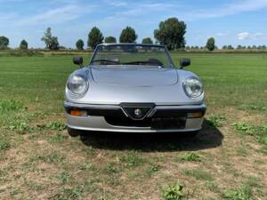 Afbeelding 3/8 van Alfa Romeo 2.0 Spider (1988)