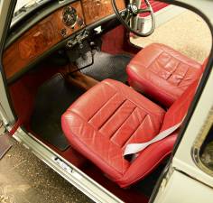 Image 26/50 of Riley Elf Mark I (1963)