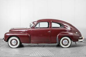 Image 9/50 of Volvo PV 444 (1953)