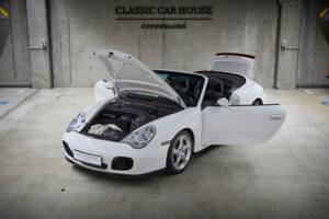 Imagen 6/98 de Porsche 911 Carrera 4S (2004)