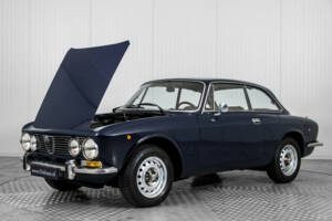 Bild 39/50 von Alfa Romeo Giulia GT 1300 Junior (1976)