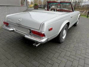 Image 6/36 de Mercedes-Benz 230 SL (1965)