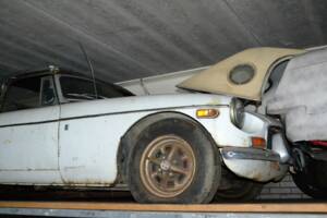 Image 2/41 of MG MGB (1971)