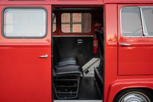 Image 38/52 of Renault Estafette (1977)