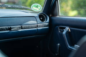 Image 29/38 of Mercedes-Benz 300 D (1981)