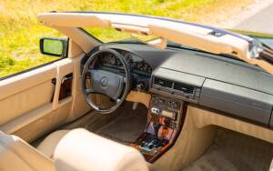 Image 26/44 de Mercedes-Benz 500 SL (1990)