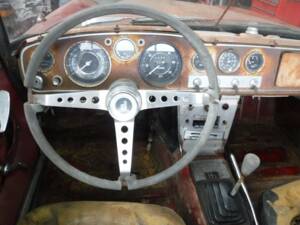 Immagine 5/50 di Datsun Fairlady 1600 (1966)