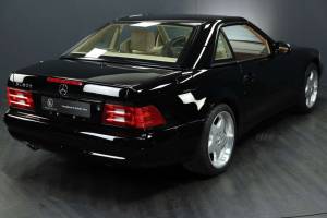 Image 2/30 of Mercedes-Benz SL 500 (2001)