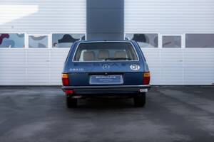 Bild 21/36 von Mercedes-Benz 280 TE (1981)