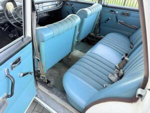 Bild 31/50 von Mercedes-Benz 230 (1968)