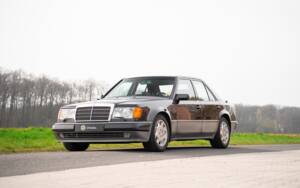 Bild 2/61 von Mercedes-Benz 500 E (1992)