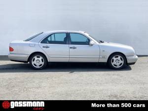Imagen 5/15 de Mercedes-Benz E 320 (1998)