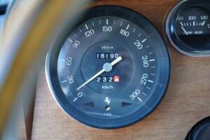 Image 22/50 of Ferrari 330 GT 2+2 (1965)