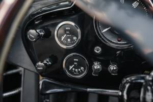 Image 29/33 of Aston Martin DB 5 Volante (1964)