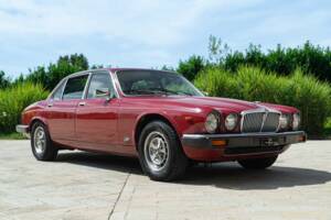 Bild 2/50 von Jaguar XJ 6 4.2 (1981)