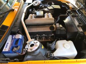 Image 8/12 of BMW 318i (1992)