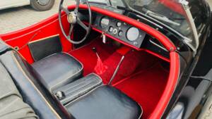 Image 5/7 of Jaguar XK 120 OTS (1954)