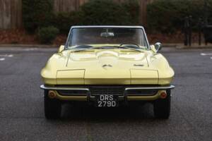 Bild 7/50 von Chevrolet Corvette Sting Ray Convertible (1966)