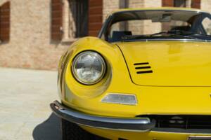 Image 14/50 of Ferrari Dino 246 GT (1971)