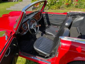 Image 4/10 of Triumph TR 4 (1964)