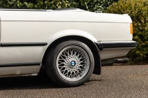 Afbeelding 38/48 van BMW 325i (1990)