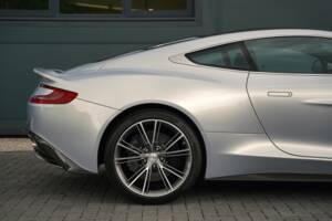 Image 23/50 of Aston Martin Vanquish (2014)